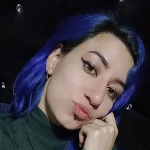 DanielleHoles