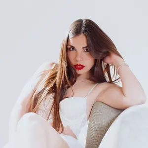 Desiree025