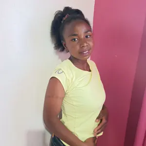 Larissa77