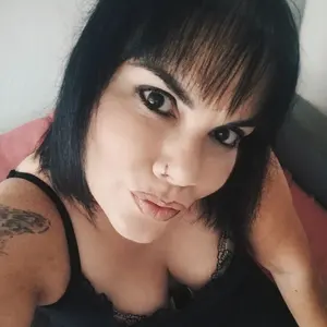morenacurvysexy